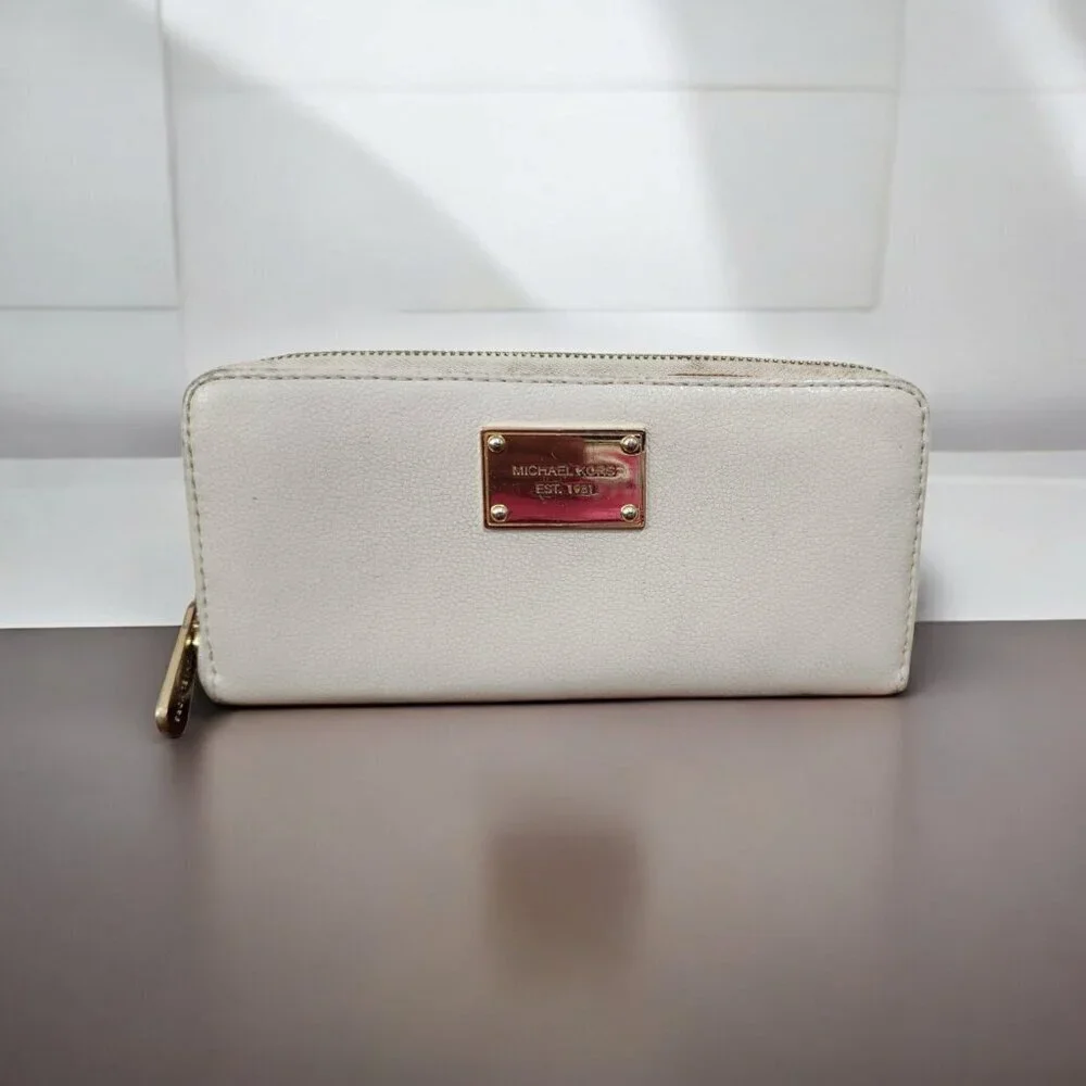 Michael Kors Off White Zip Around Jet Set Large Wallet